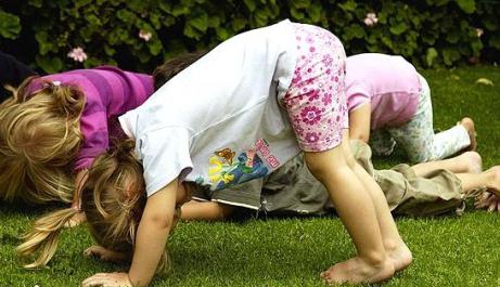 dimineata gimnastica in gradina