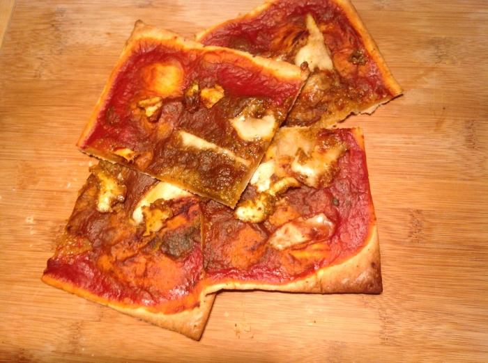 Cum să pregătești o pizza făcută dintr-o patiserie
