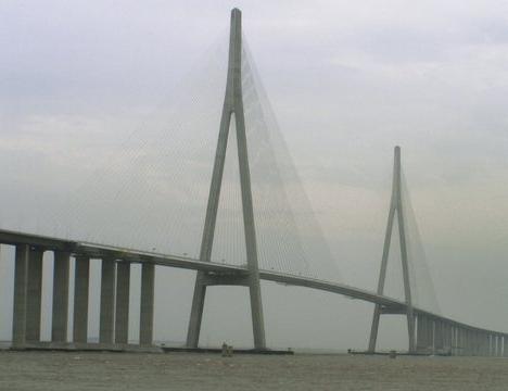 Poduri unice. Cel mai larg și cel mai înalt pod din lume