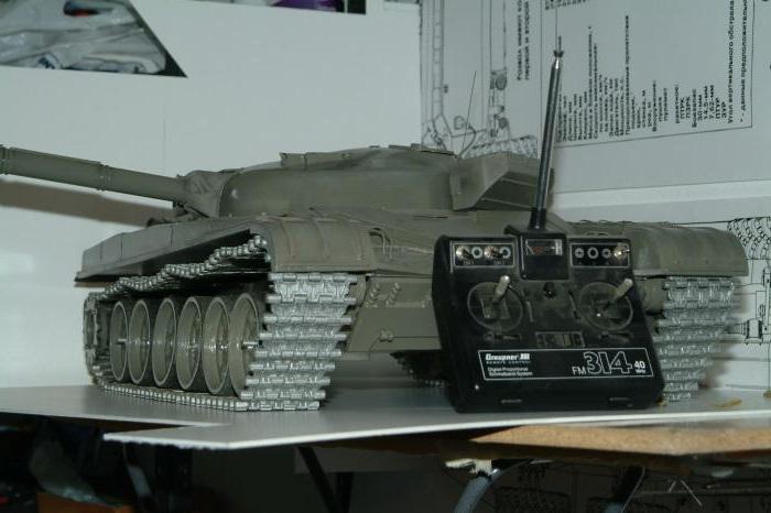 Model T-72 cu rezervor