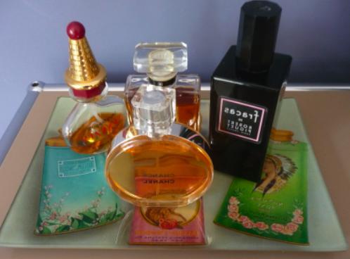 Parfum sau apă de toaletă, care este diferența?