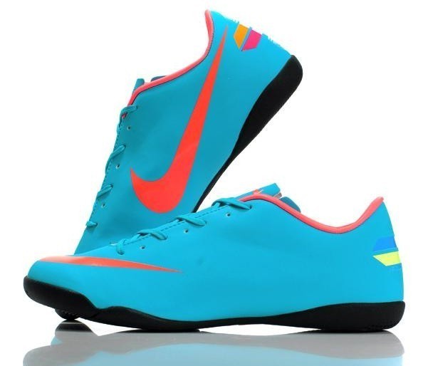 Cizme de fotbal "Nike" - confort și ușurință