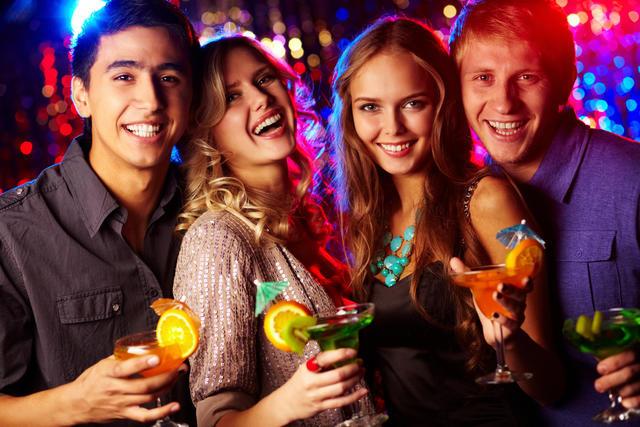 Ce reguli de comportament ar trebui respectate la o petrecere?