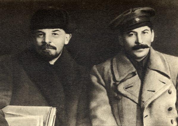 de ce Lenin este Lenin, iar Stalin este Stalin