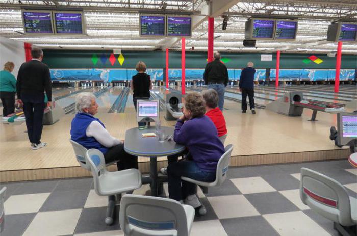 câte pini de bowling